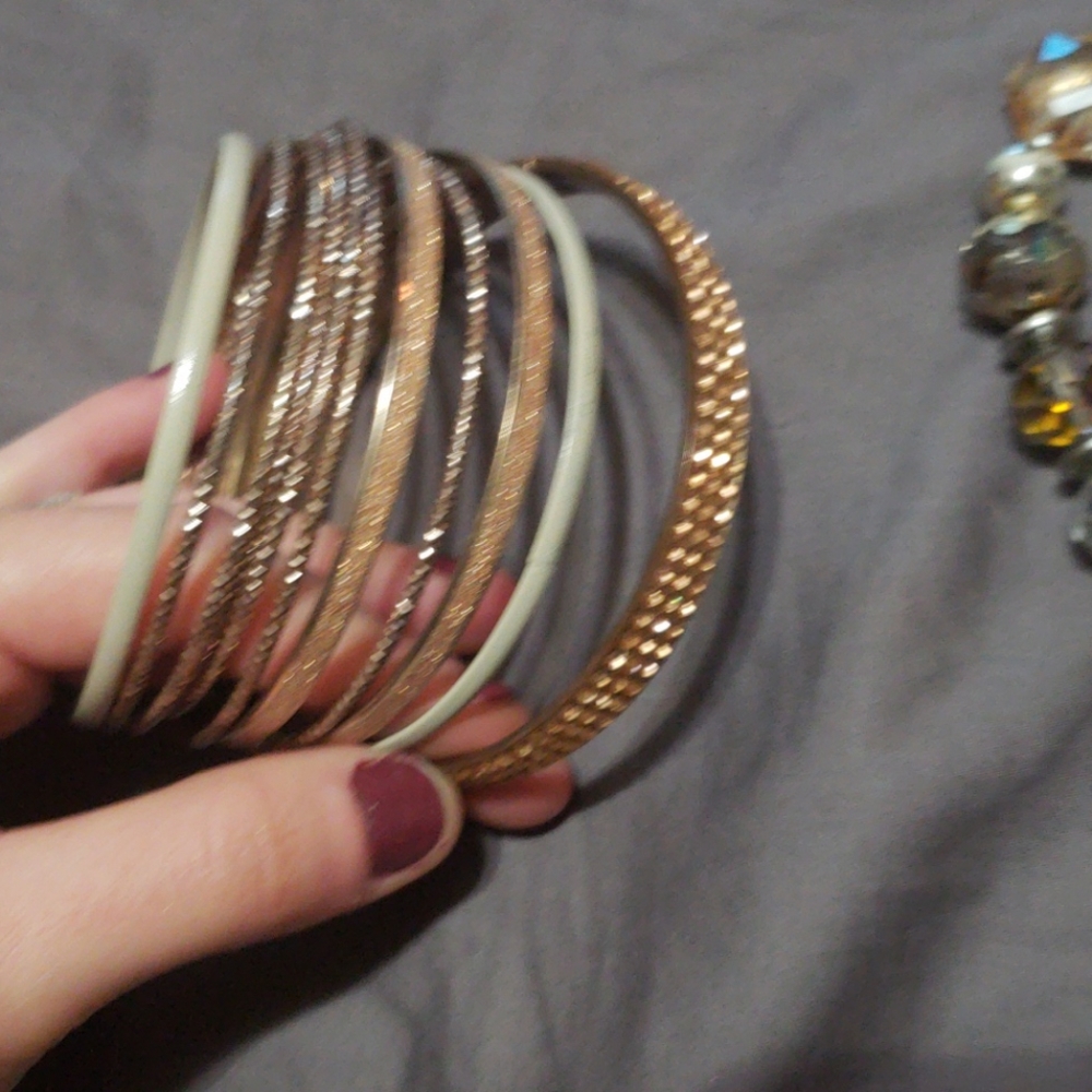 Bracelet bundle! - Picture 4 of 4